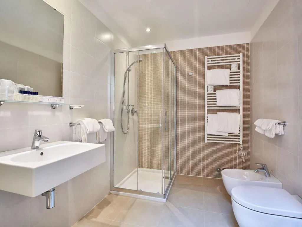 QUADRUPLE DELUXE Room, Albergo Centrale, Milan
