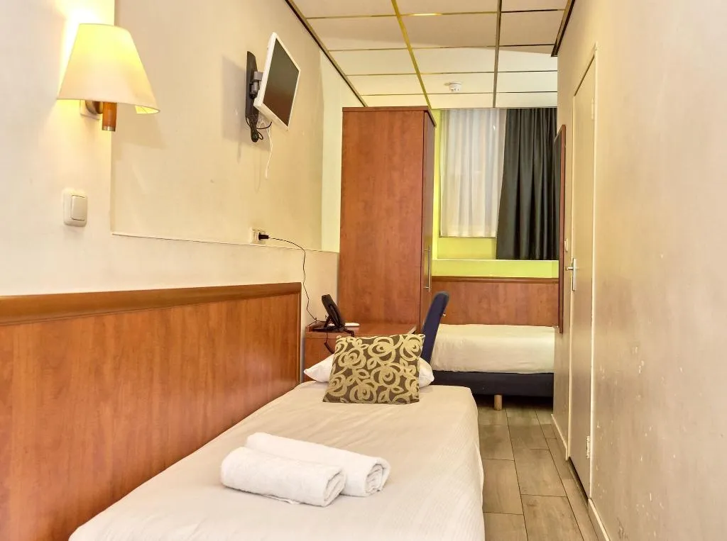 TWIN STANDARD Room, ITC Hotel, Amsterdam