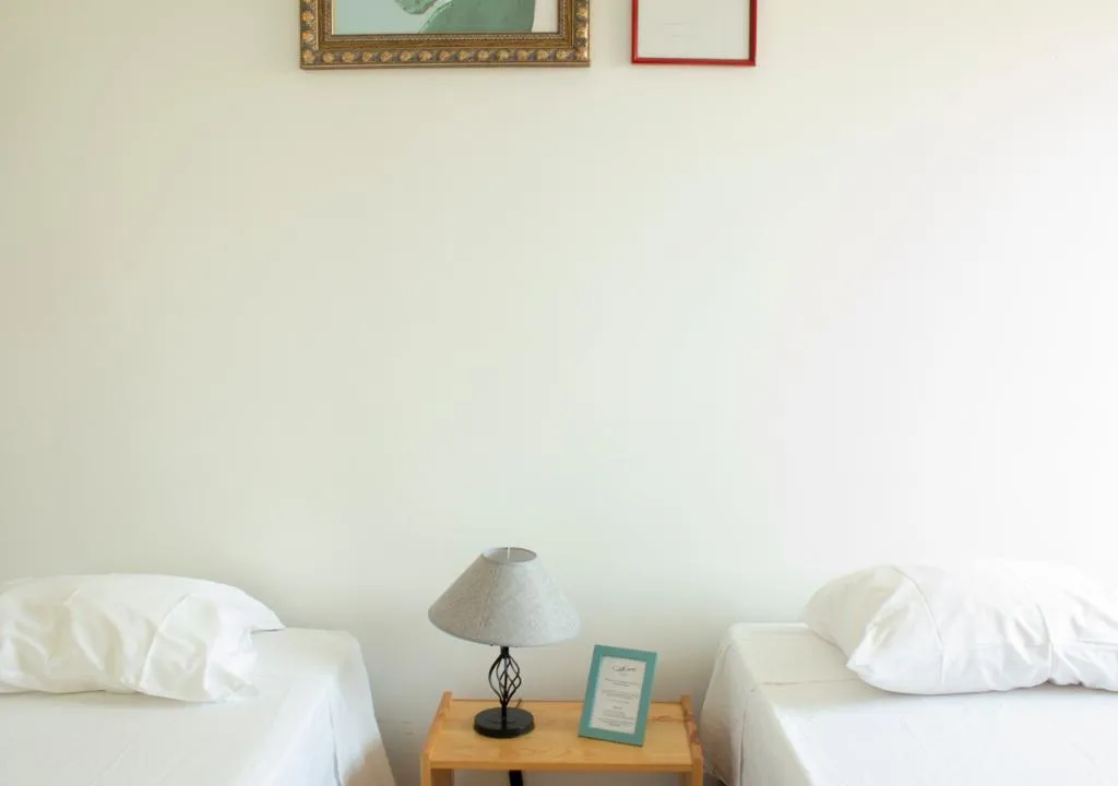 TWIN WITH SHARED BATHROOM Room, Well’Come! to The Backyard House, Algarve