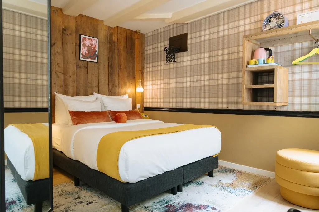 Double or Twin STANDARD Room, Max Brown Htl Canal District, part of Sircle Colle, Amsterdam