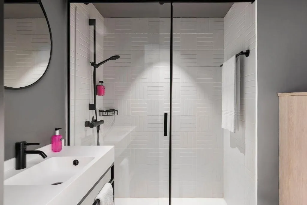 DOUBLE QUEEN SIZE BED Room, Moxy Barcelona, Barcelona
