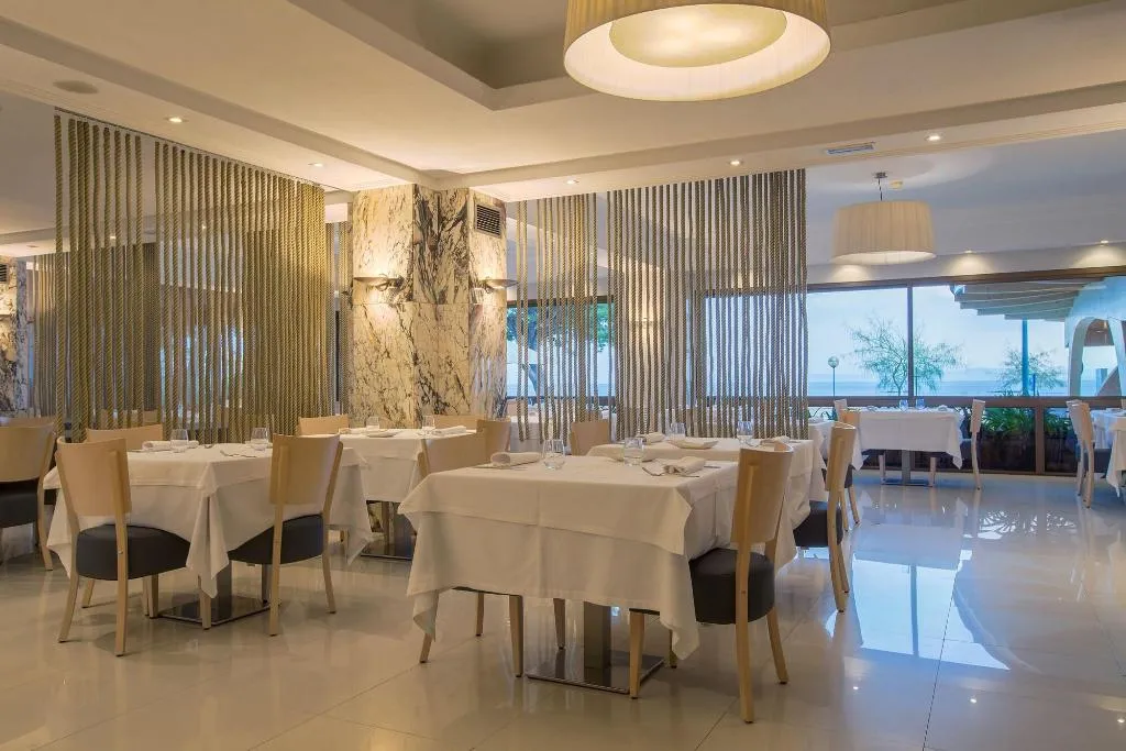 Sports and Entertainment, Canyelles Marina 3000, Costa Brava