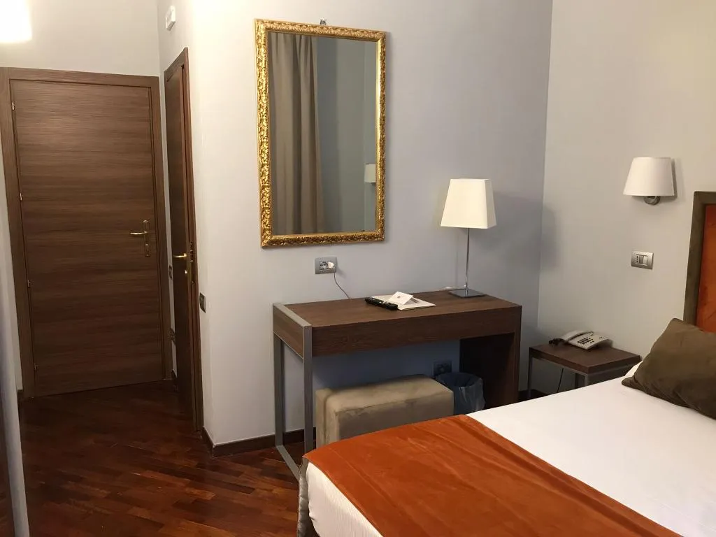 DOUBLE ECONOMY Room, Hotel Bosone Palace, Umbria