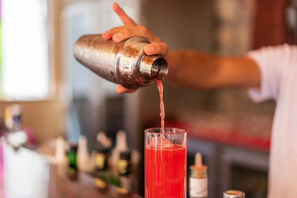 Bar, Belcehan Deluxe, Dalaman