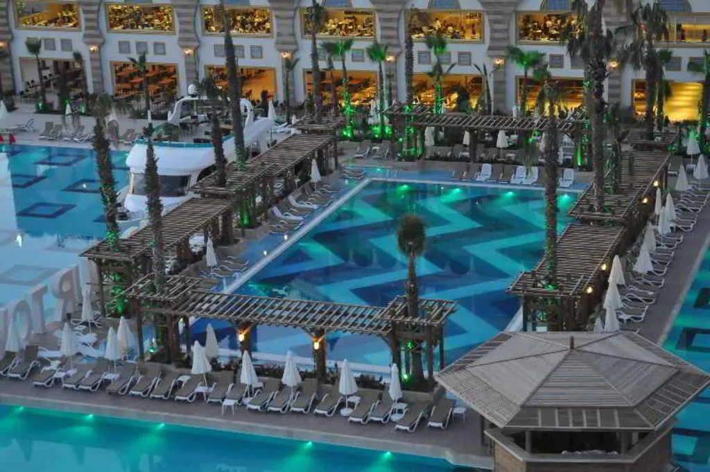 Pool, Crystal Sunset Pearl Collection, Antalya