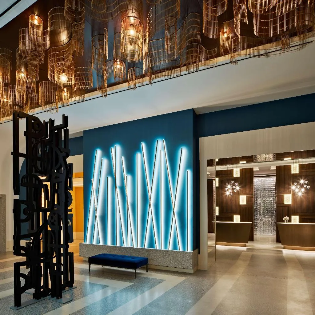 Lobby, de Bonart Naples-Curio Collection by Hilton, Naples