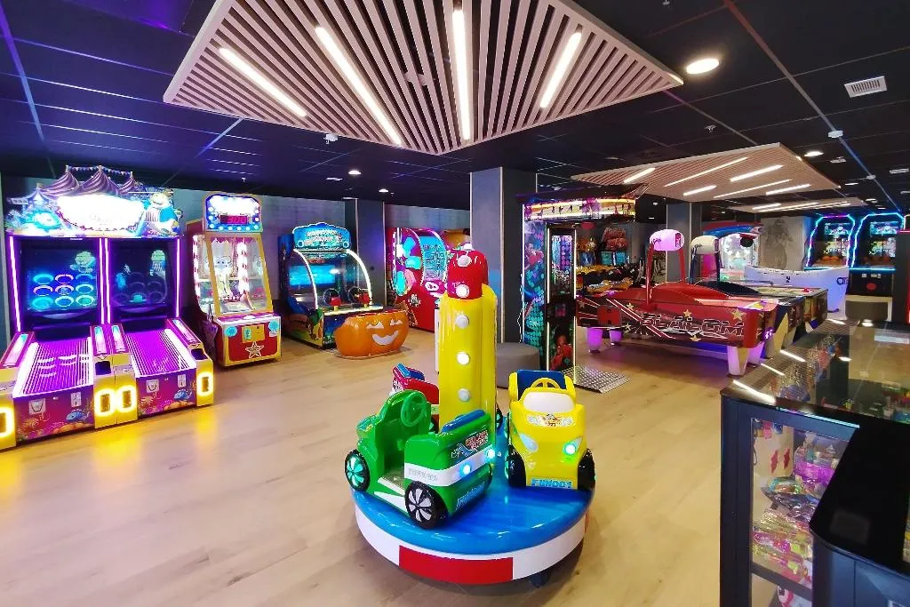 Sports and Entertainment, Best Tritón, Costa Del Sol