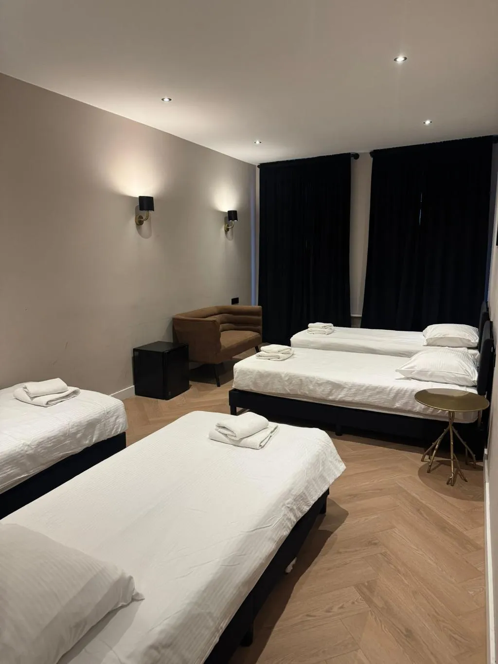 QUADRUPLE STANDARD Room, Hotel 83, Amsterdam