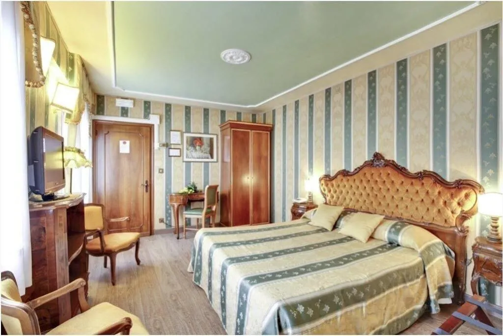 Room, Locanda Antico Fiore, Venice