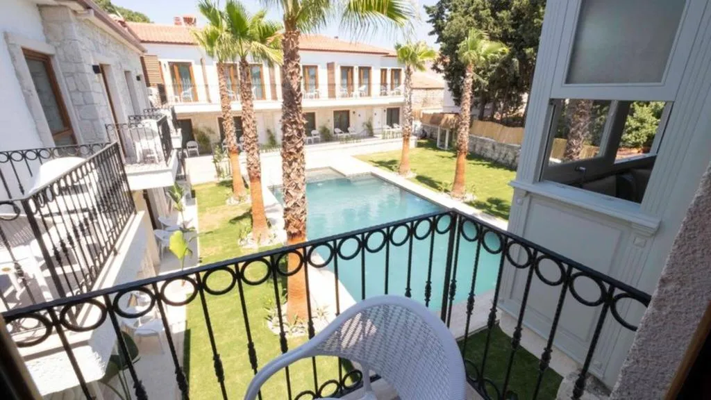 SUITE WITH JACUZZI Room, Icarus Alaçati +16, Izmir