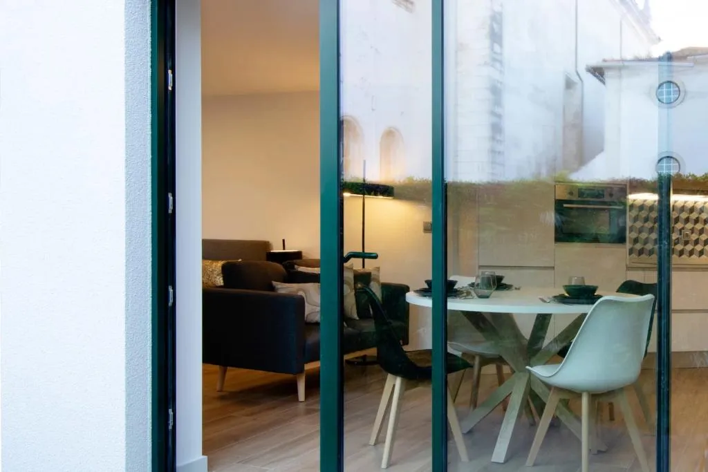STUDIO DELUXE WITH TERRACE Room, Ria Centrum - Smart Residence, Porto