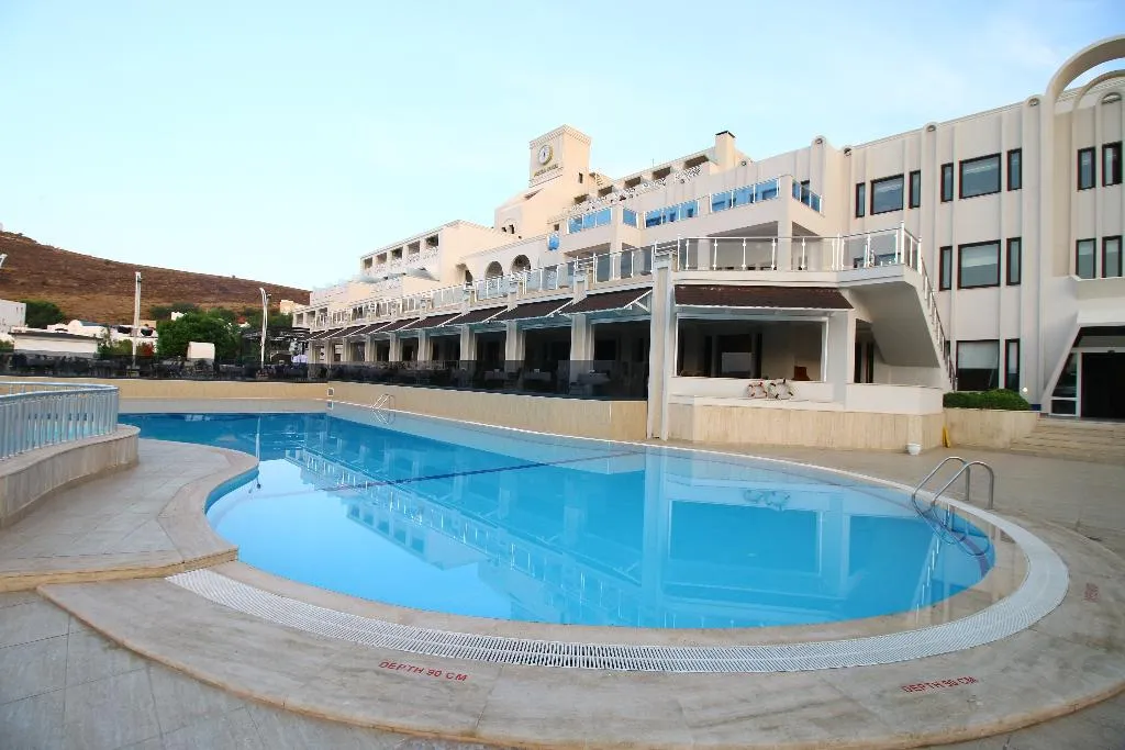 Pool, Azka, Bodrum