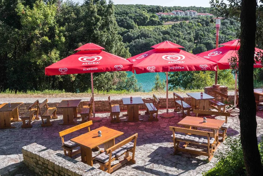Bar, Duga Uvala, Istria