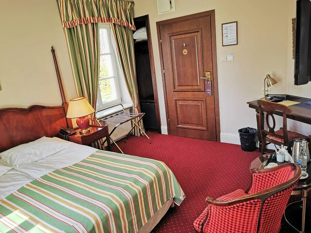 SINGLE STANDARD Room, Dwor Sierakow, Krakow