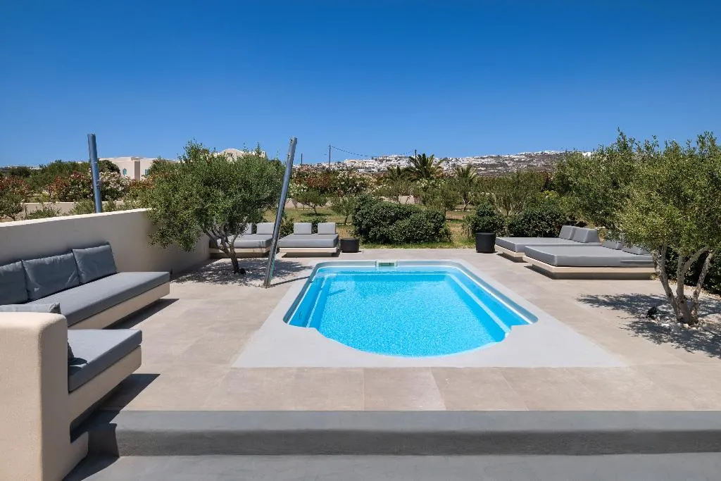 VILLA THREE BEDROOMS WITH PRIVATE POOL Room, Sienna Eco Resort, Santorini