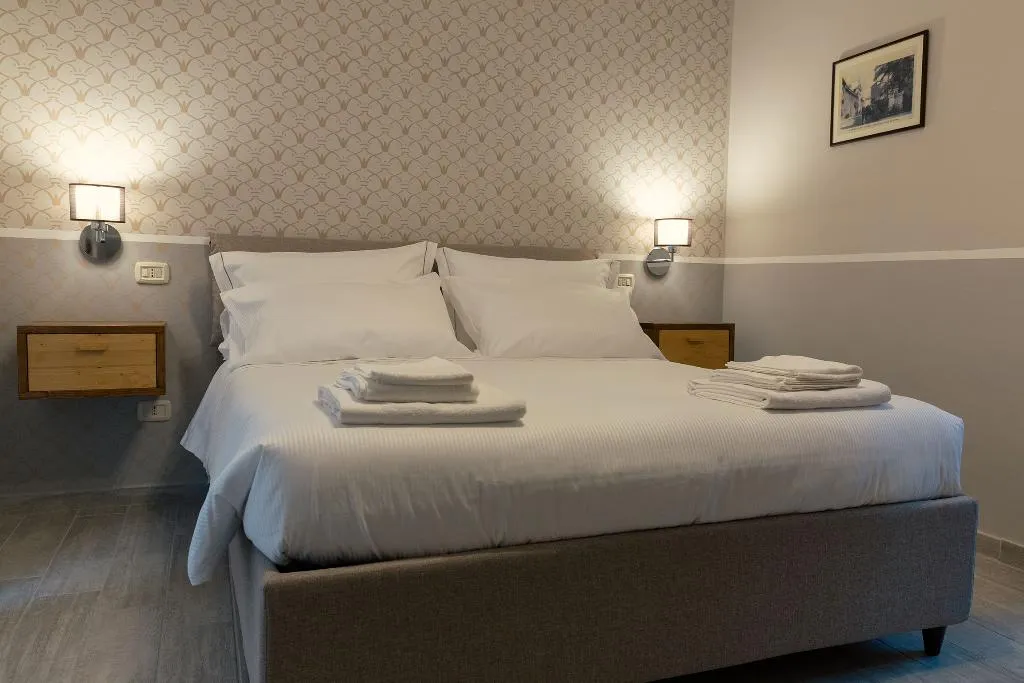 DOUBLE DELUXE Room, Palazzo Benucci - Residenza Di Charme, Naples