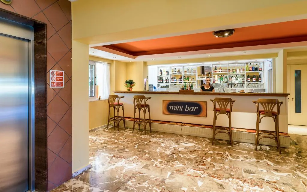Bar, Lorenzo Hotel, Kefallinia
