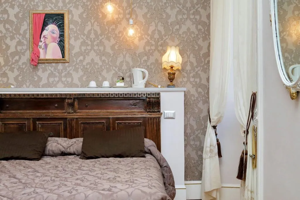Room, Domus Monamì Luxury Suites, Rome