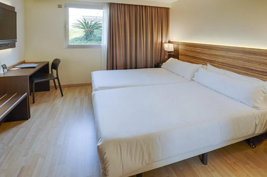 QUADRUPLE STANDARD Room, Port Elche, Costa Blanca