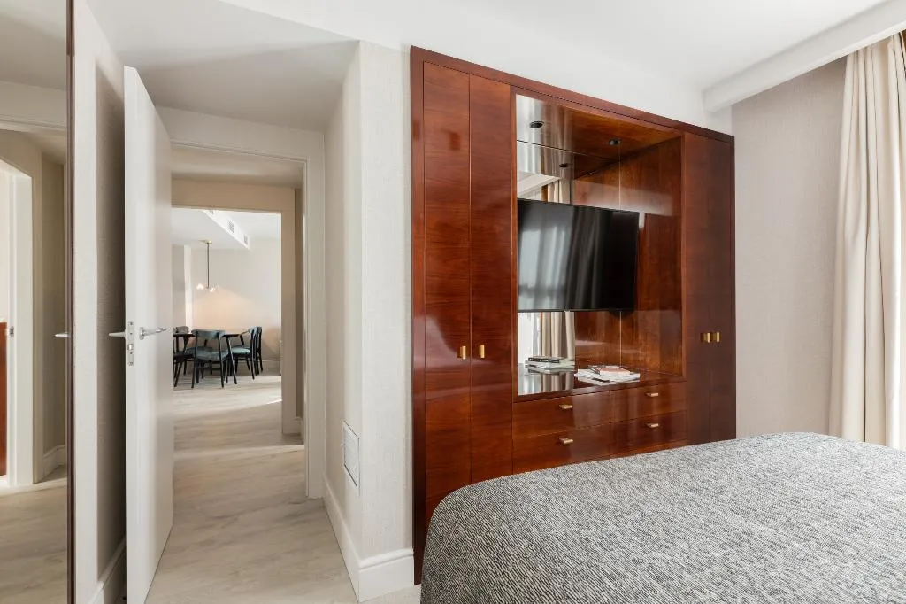 APARTMENT TWO BEDROOMS Room, Suites Center Barcelona, Barcelona