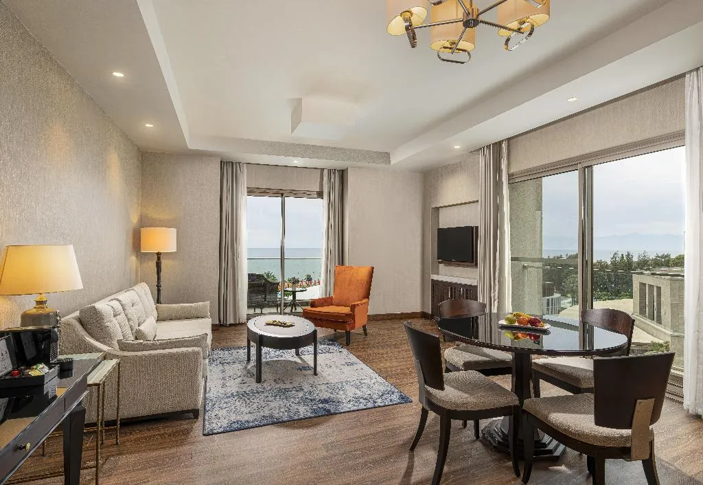 SUITE WITH JACUZZI Room, Kaya Palazzo Golf Resort, Antalya