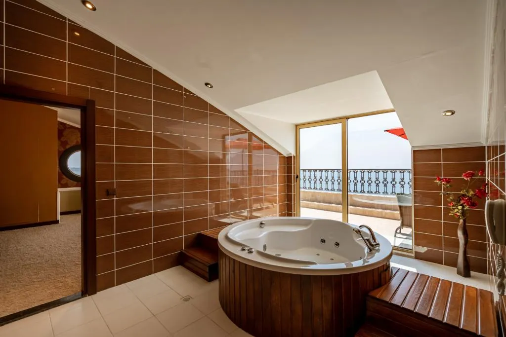 SUITE KING SIZE BED Room, Megasaray West Beach Antalya, Antalya