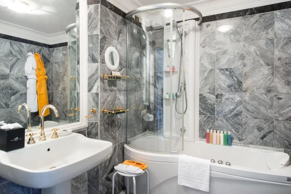 JUNIOR SUITE CLASSIC Room, Grand Hotel Plaza, Rome