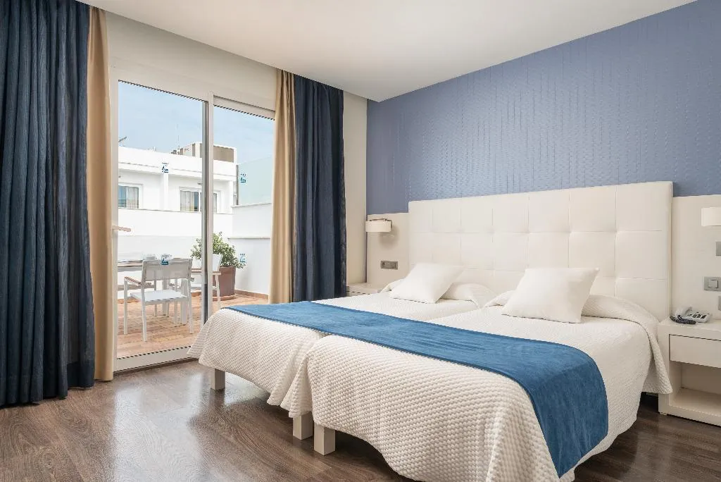 SUITE SUPERIOR CAPACITY 3 Room, Hotel Calabona, Majorca