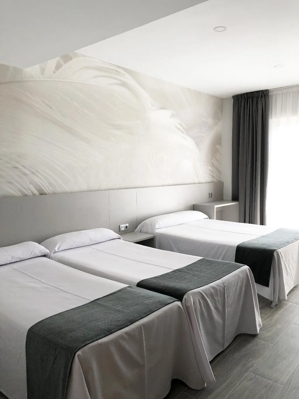 TRIPLE SUPERIOR Room, Maria del Mar, Costa Brava
