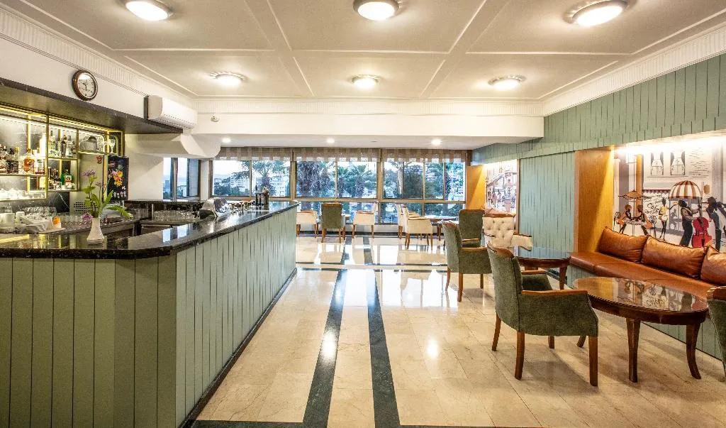 Bar, Palmin Hotel, Izmir