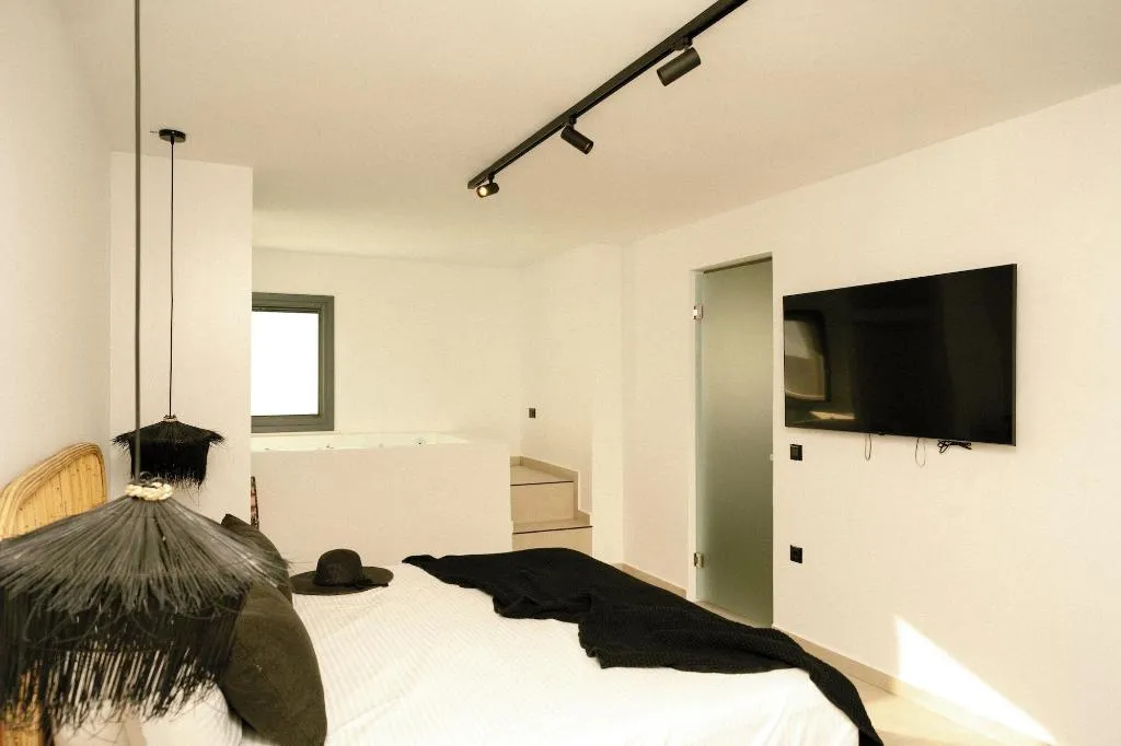 Room, Gazelle Living, Santorini