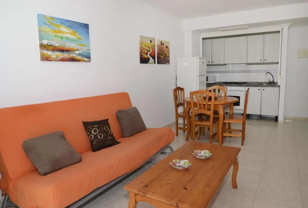 APARTMENT CAPACITY 6 TWO BEDROOMS Room, Zafiro, Costa Blanca