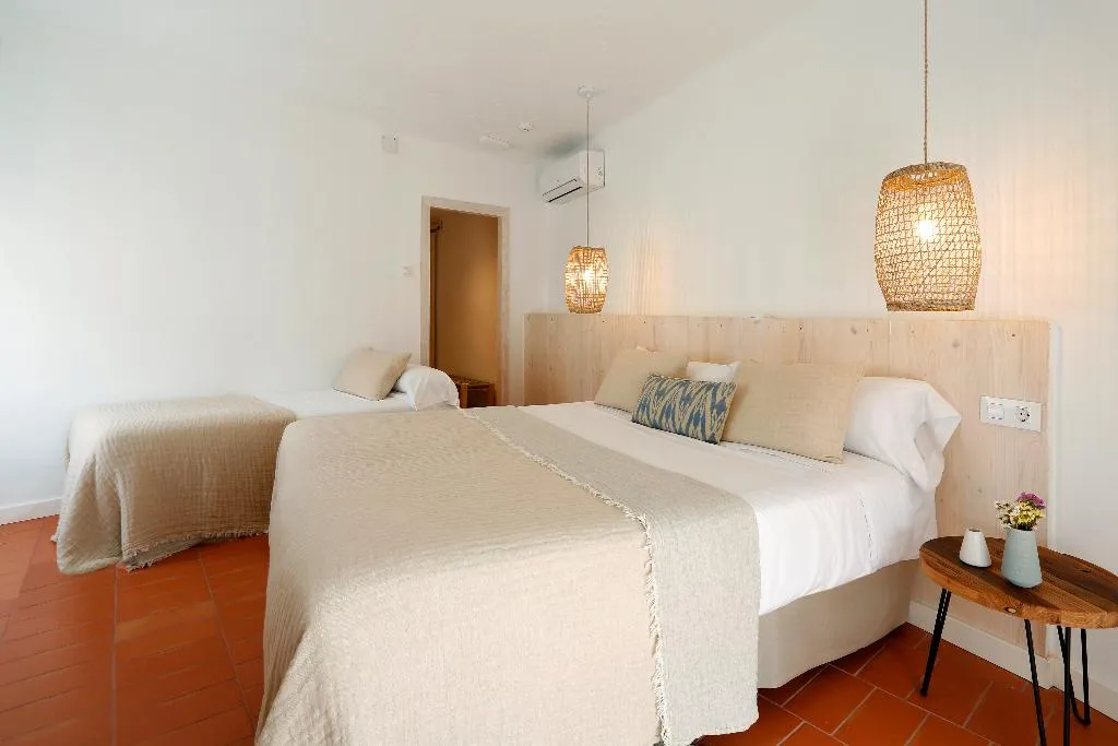 TRIPLE CAPACITY 3 Room, Hostal Ses Negres, Costa Brava