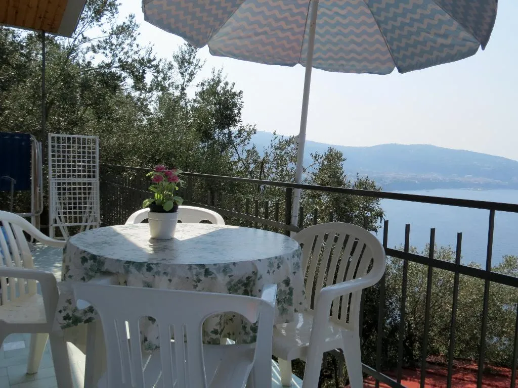 CHALET SEA VIEW CAPACITY 4 Room, Baia Serena, Naples