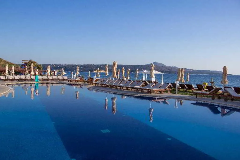 Pool, Kiani Beach Resort, Crete