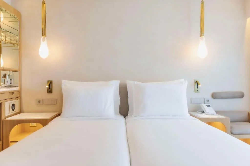 Room, Evolution Cascais-Estoril, Lisbon