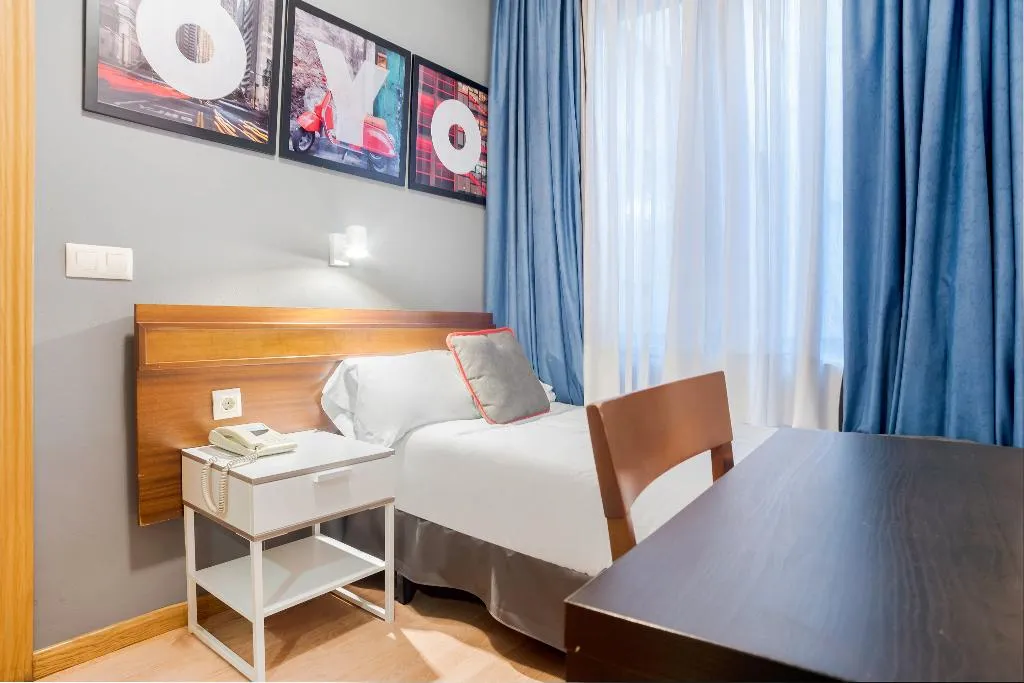 SINGLE STANDARD Room, Hostal Felipe V, Madrid