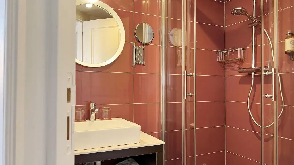 DOUBLE SUPERIOR QUEEN BED Room, Casa Do Jasmim By Shiadu, Lisbon