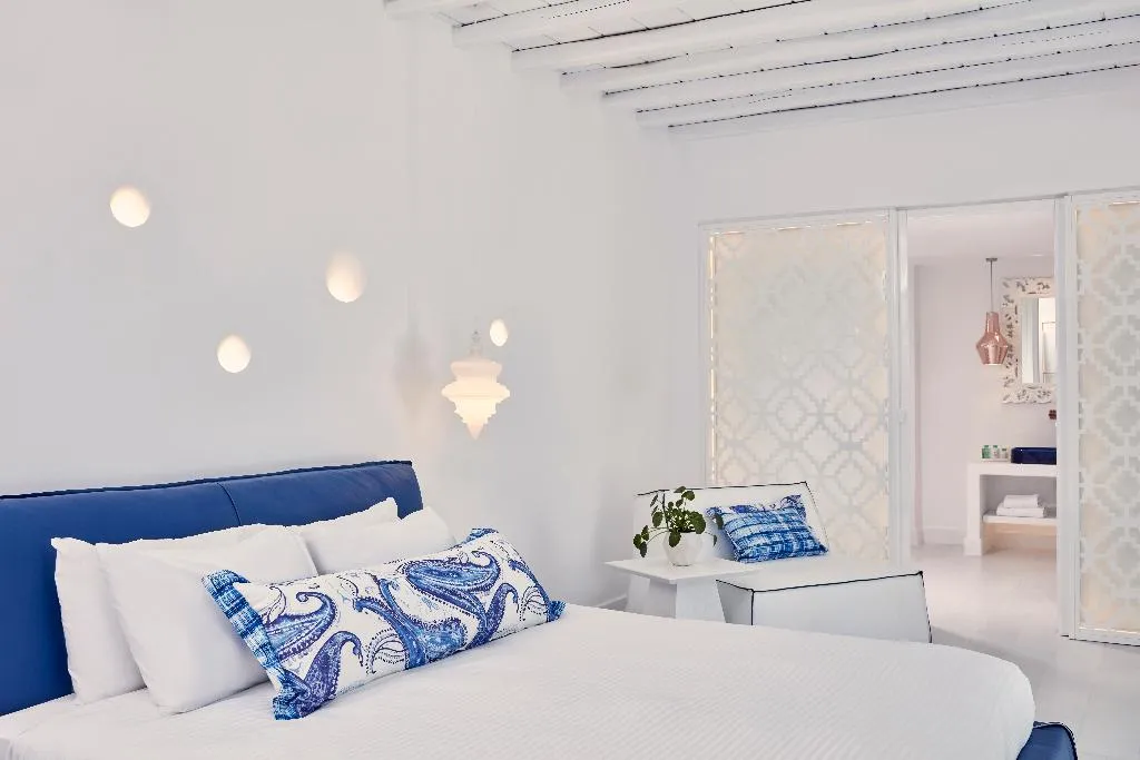 JUNIOR SUITE WITH JACUZZI Room, Katikies Mykonos - The Leading Hotels Of The World, Mykonos