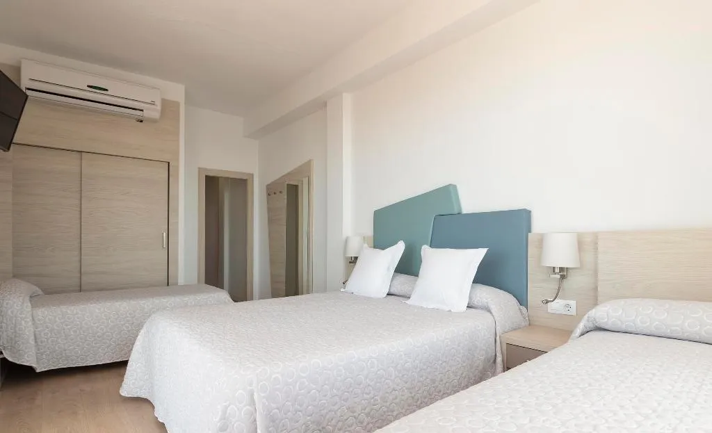 QUADRUPLE STANDARD Room, Hotel Palia Las Palomas, Costa Del Sol