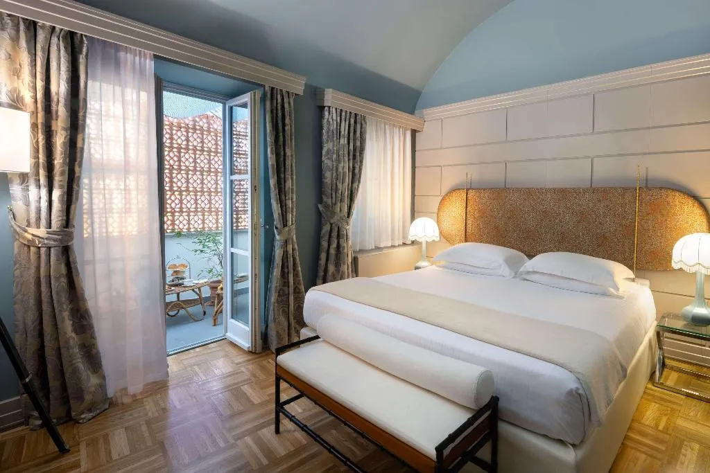 Room, Hotel Number Nine, Florence