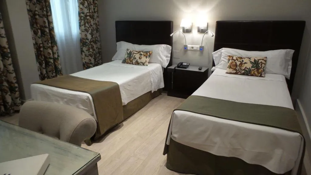 Room, Hotel Moderno, Madrid