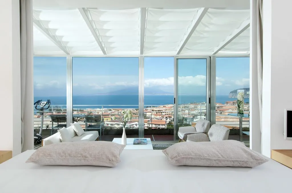 Room, Conca Park, Naples
