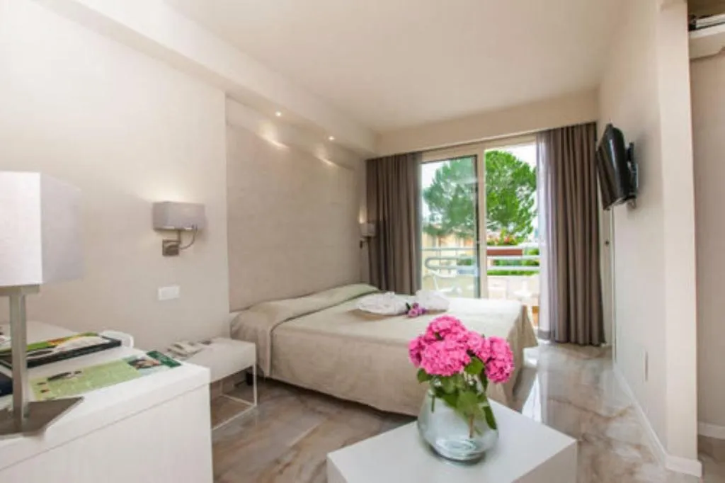 DOUBLE STANDARD Room, Hotel Du Parc Sirmione, Milan