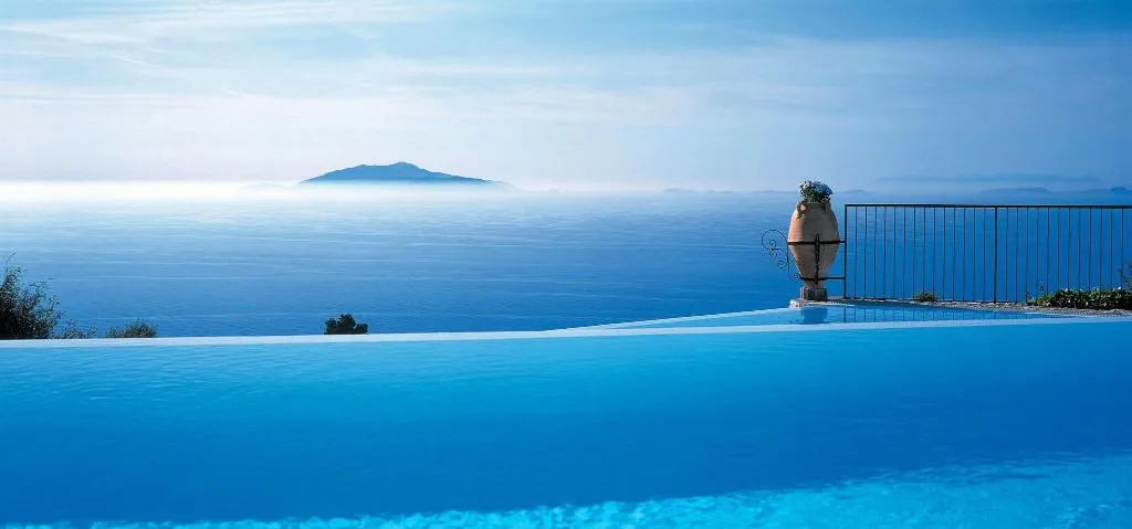 Pool, Caesar Augustus, Naples