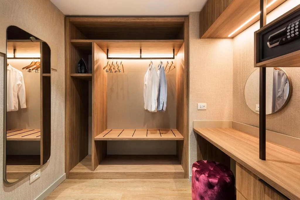 JUNIOR SUITE KING SIZE BED Room, Ambasciatori Hotel Venice Mestre, Tapestry Collec, Venice