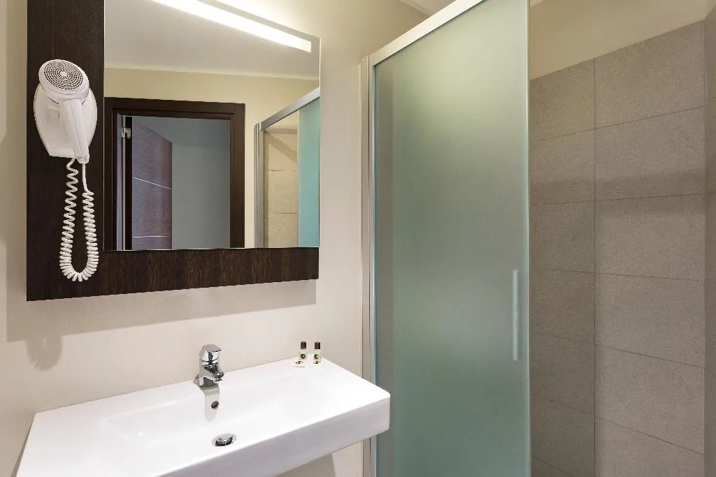 DOUBLE ECONOMY Room, B&B HOTEL Como Camerlata, Milan