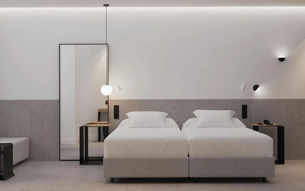 TRIPLE STANDARD Room, HM Jaime III, Majorca