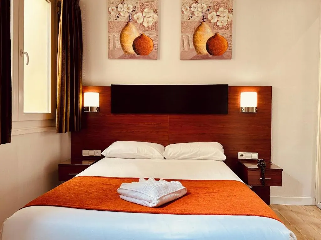 Room, Hostal Sol Square Madrid, Madrid