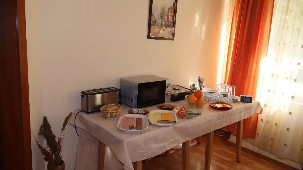 Lobby, Palitra, Varna